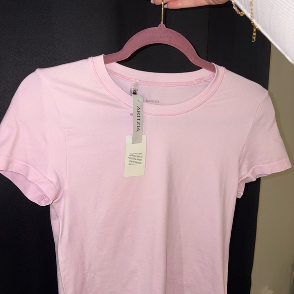Aritzia Tops - ARITZIA SEAMLESS TOP